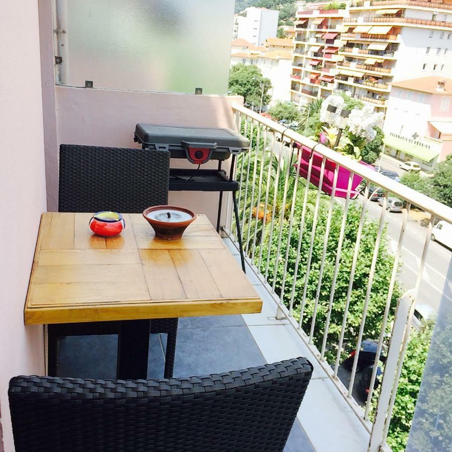 Chambre Dans Guest House Borrigo Menton Exterior photo